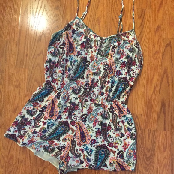 American Eagle Paisley Floral Romper Size Large - Picture 1 of 13